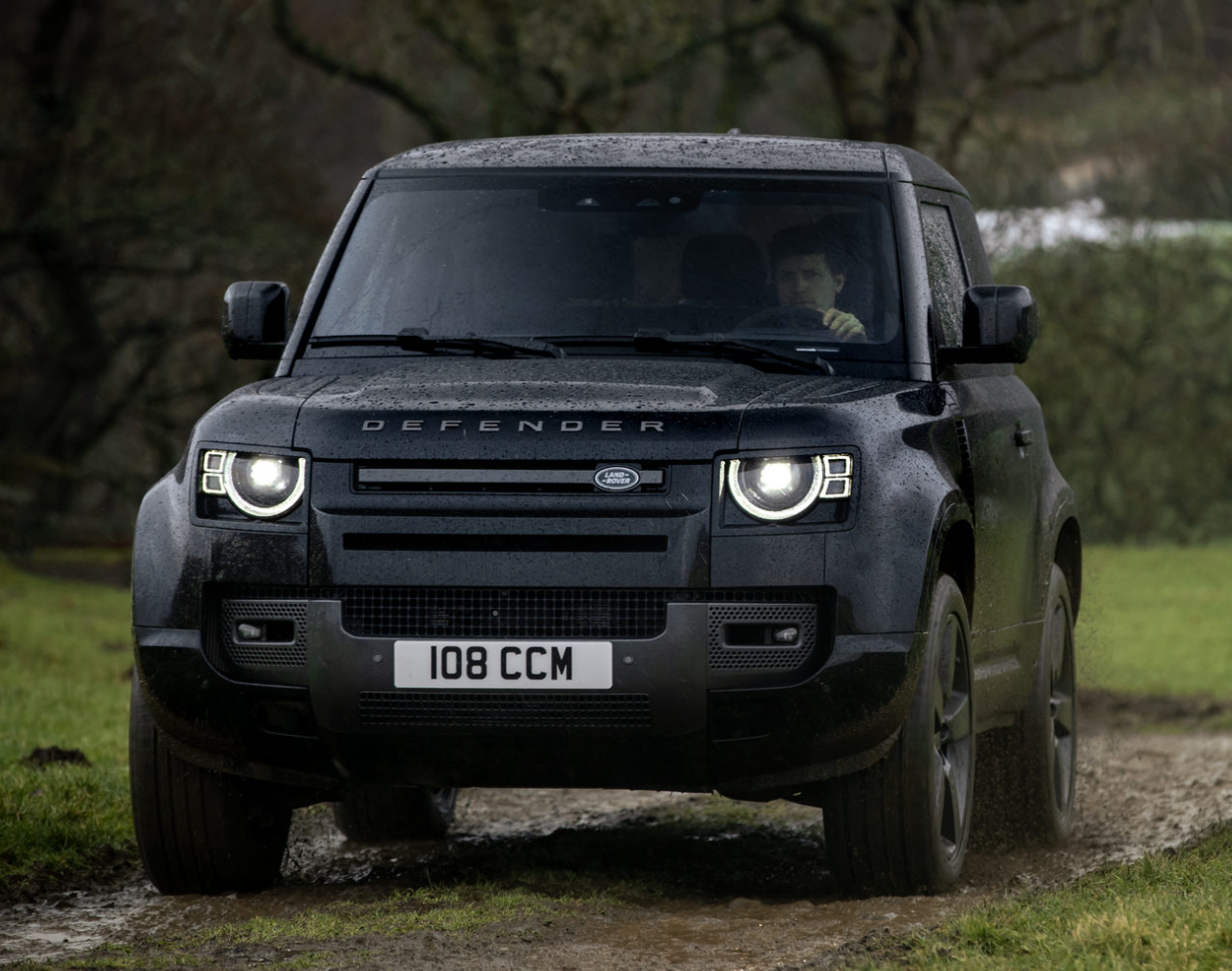 Land Rover Defender V8 2024: Price, Colors, and Specs