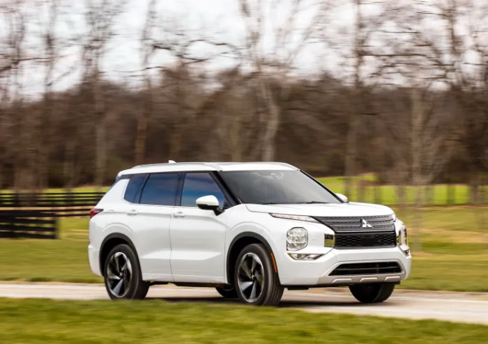Mitsubishi Outlander 2025: Changes, Colors, and Specs