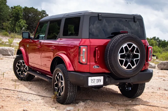 Ford Bronco 2025: Changes, Interior, and Hybrid